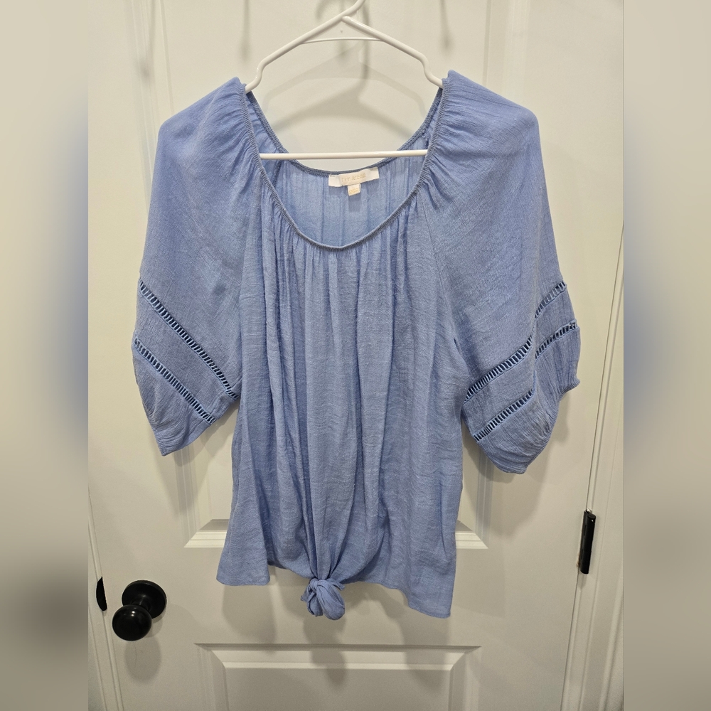 Boho style blouse. Powder Blue. Ivy Ridge. Size L.